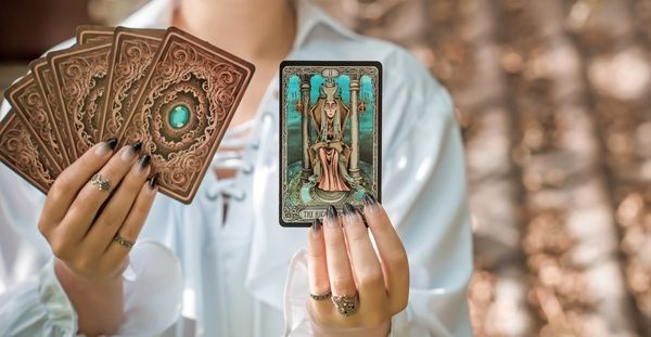 Private mobile tarot card reading for hens party package