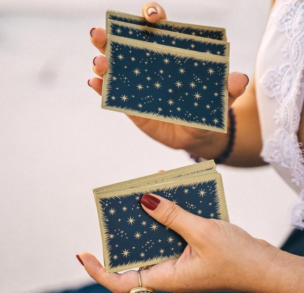 tarot card shuffling
